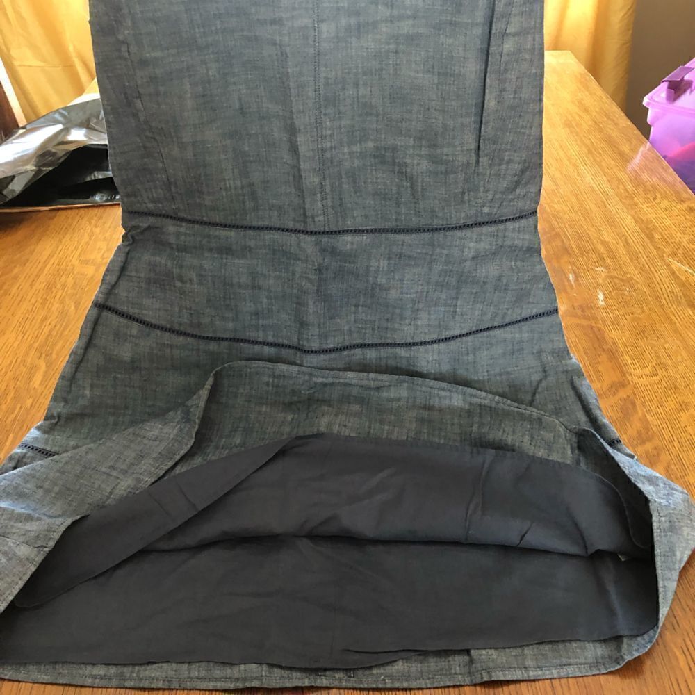 GAP v-neck Chambray Fit & Flair Dress - Picture 9 of 16